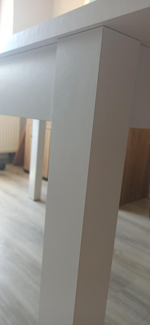 Stół do salonu rozkładany