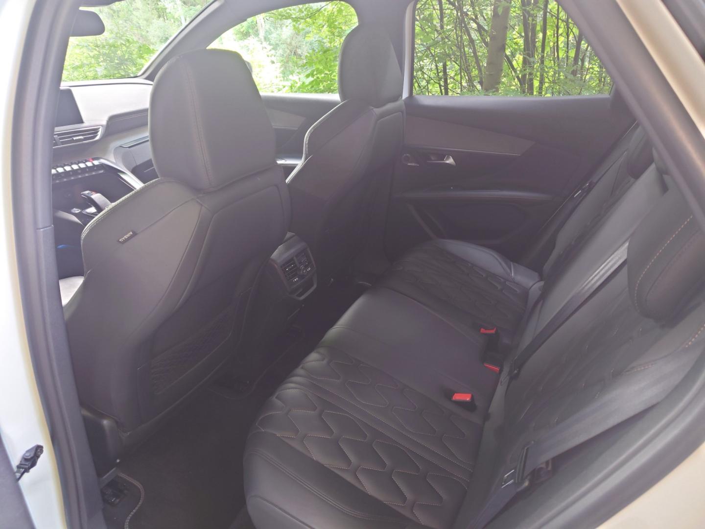 Peugeot 3008 2.0 BlueHDI GT 180KM 2016r