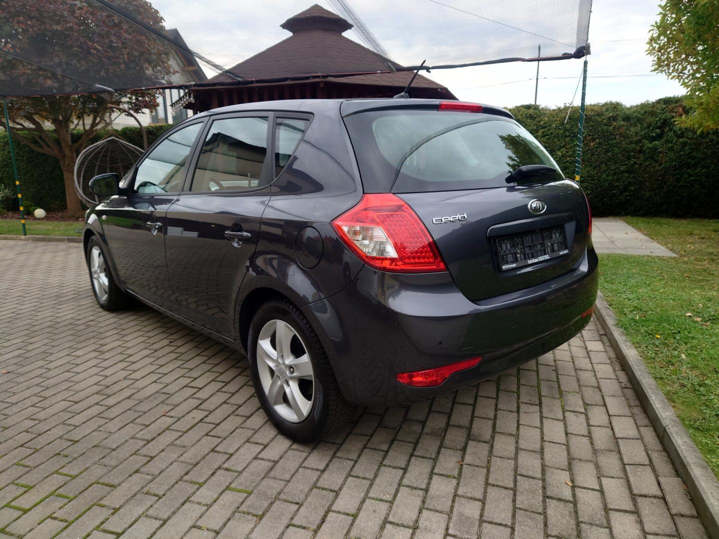 Kia Cee'd 1,4 16V 90 KM 2012r