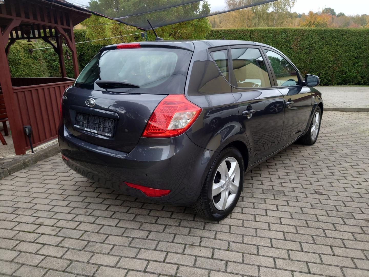 Kia Cee'd 1,4 16V 90 KM 2012r