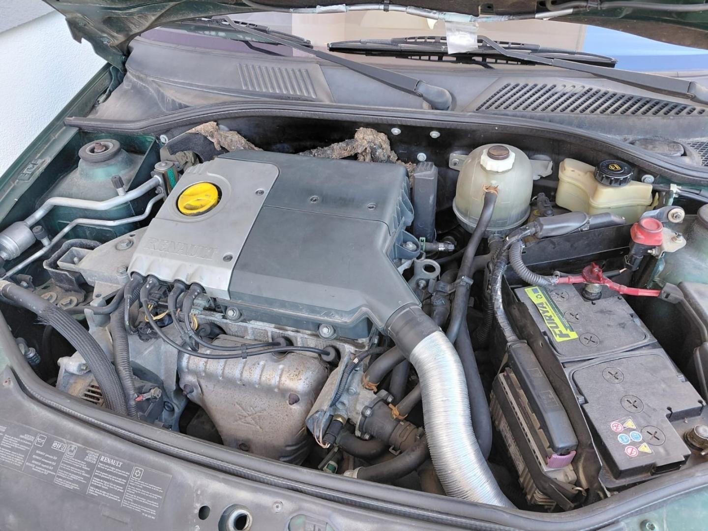 renault clio 1.6 rok prod. 1999 automat