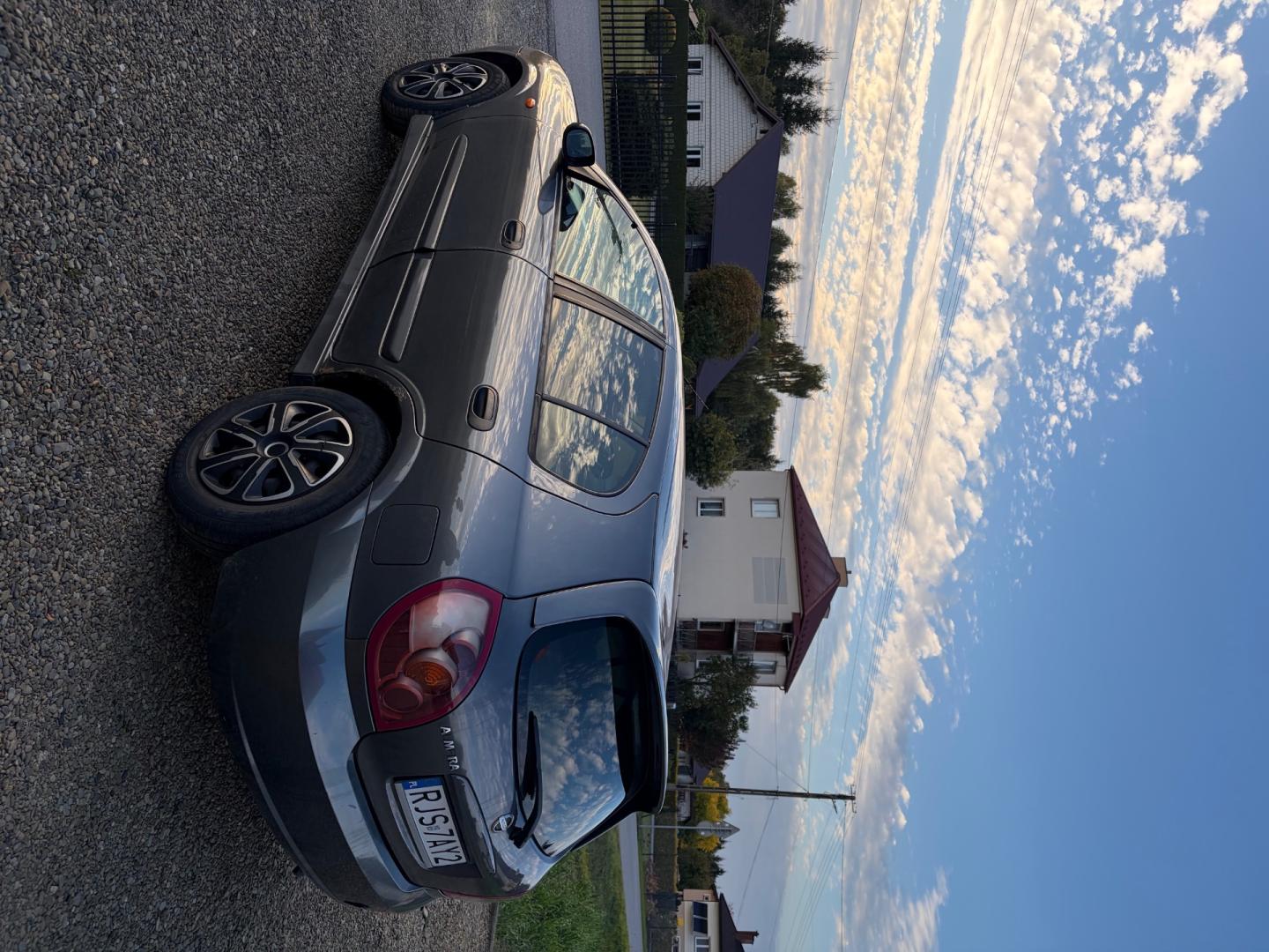 Nissan Almera n16 gaz
