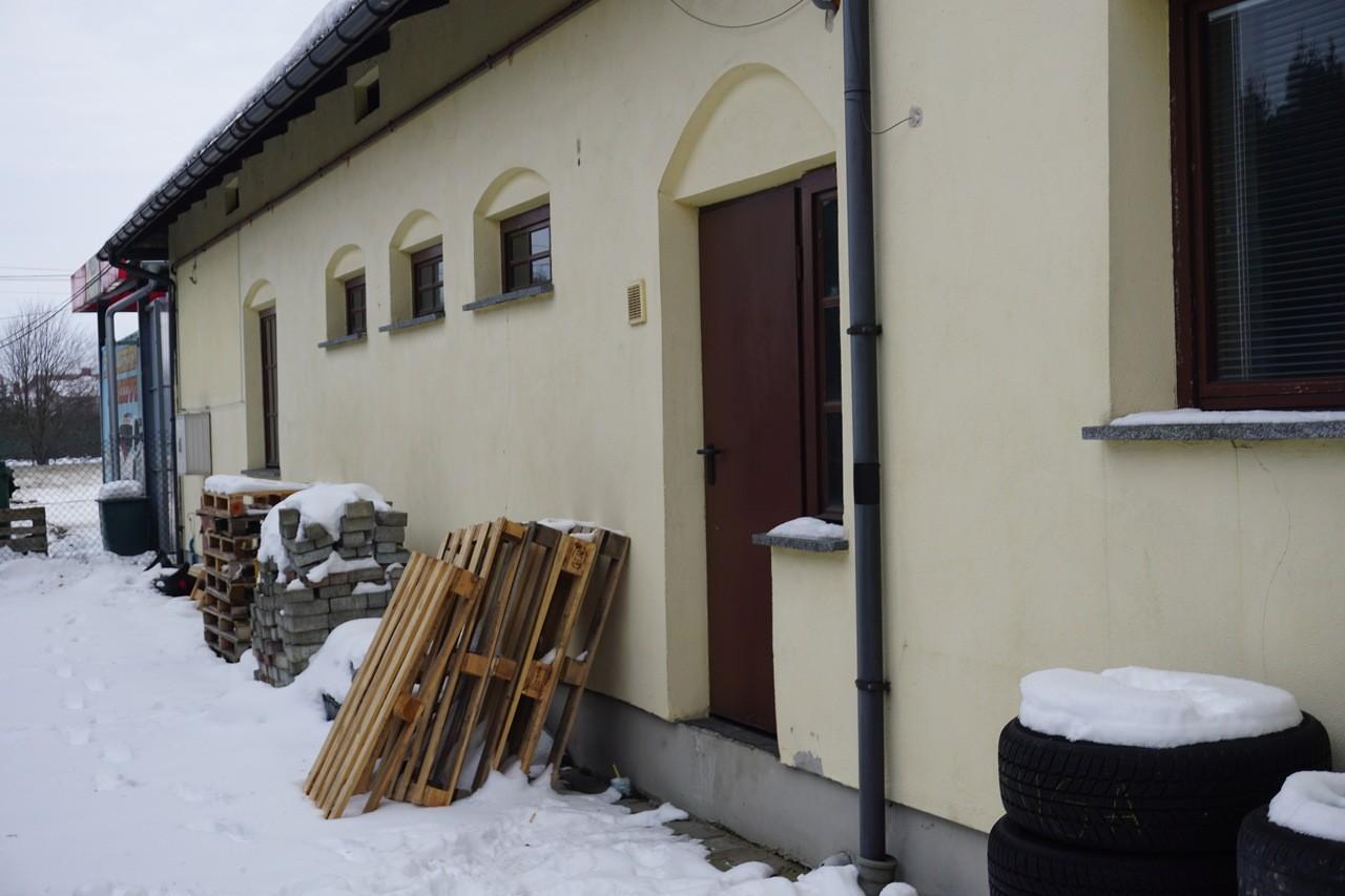 Sprzedam budynek mieszkalno-handlowo-usługowy w Krośnie.