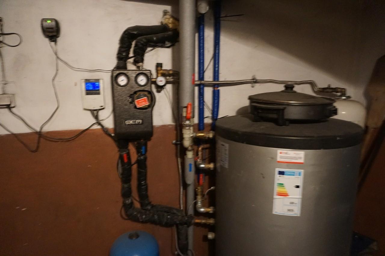 Sprzedam dom z garażem i zapleczem gospodarczym w Świerchowej.
