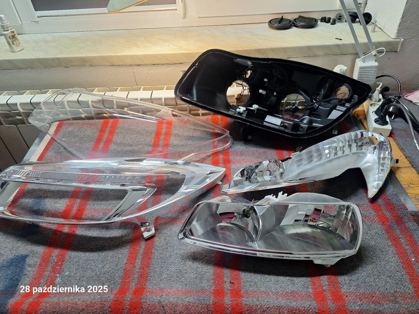 naprawa regeneracja reflektorów odbłyśników soczewek kloszy