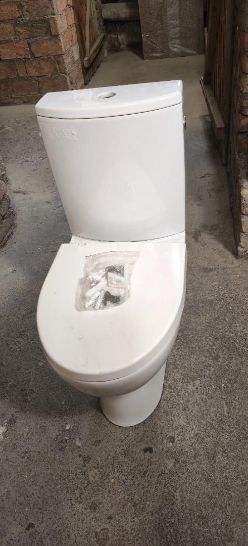Zestaw WC, nowy, nieużywany