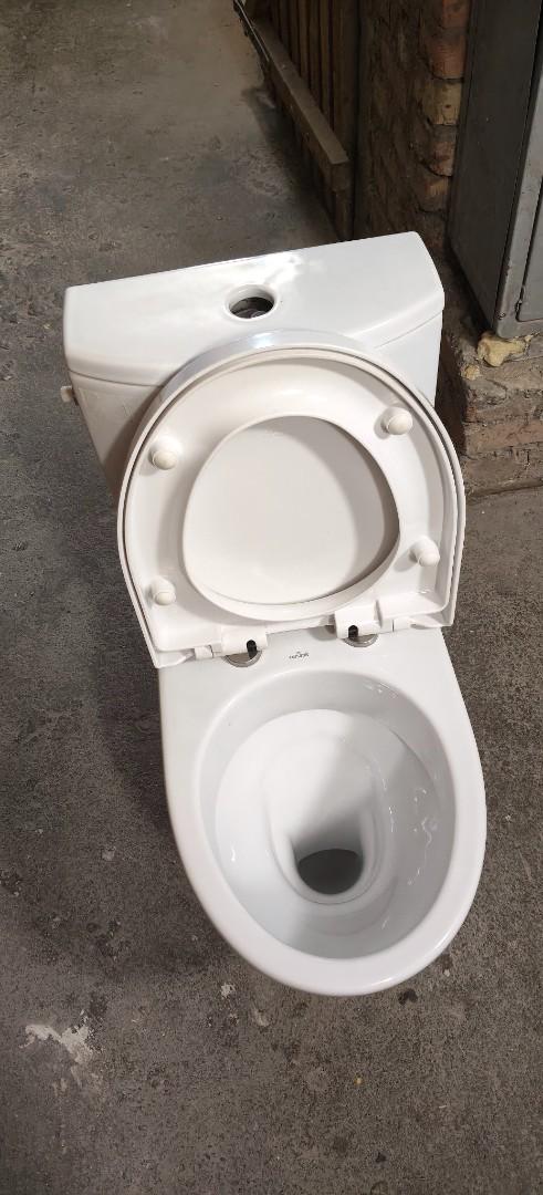 Zestaw WC, nowy, nieużywany