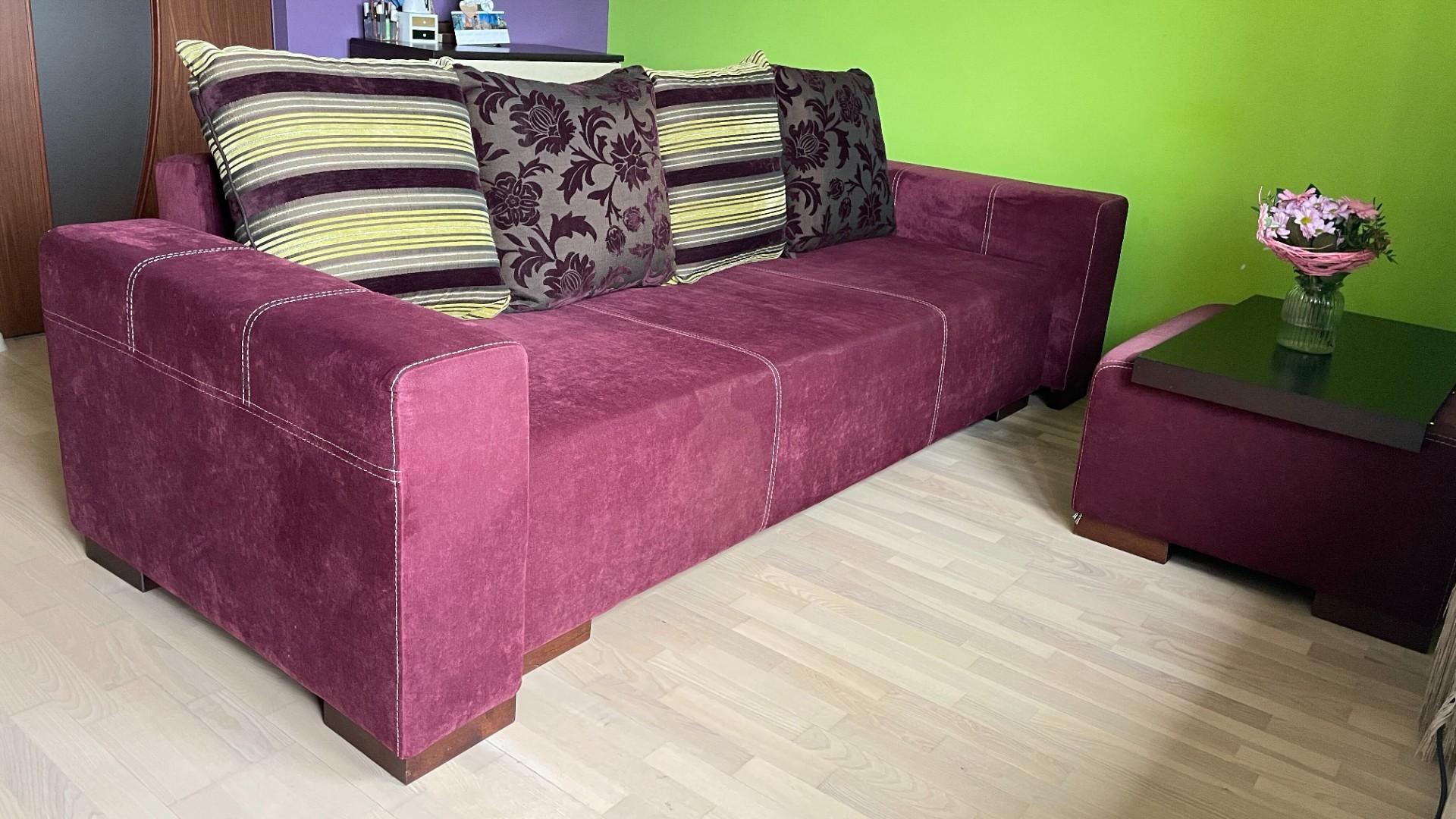 Sofa z funkcją spania + fotel + duża pufa
