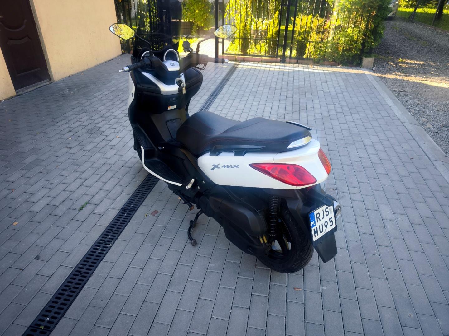 Yamaha X-Max 125i
