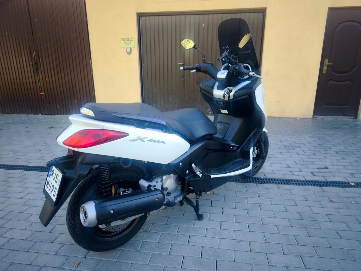 Yamaha X-Max 125i