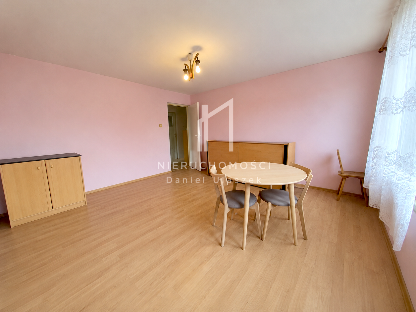 Murowany dom dla rodziny, Wolica, 9,3ar