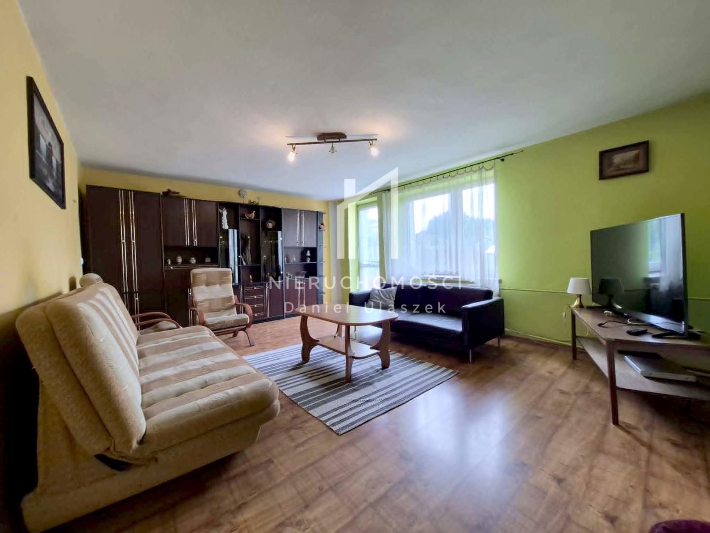 Murowany dom dla rodziny, Wolica, 9,3ar