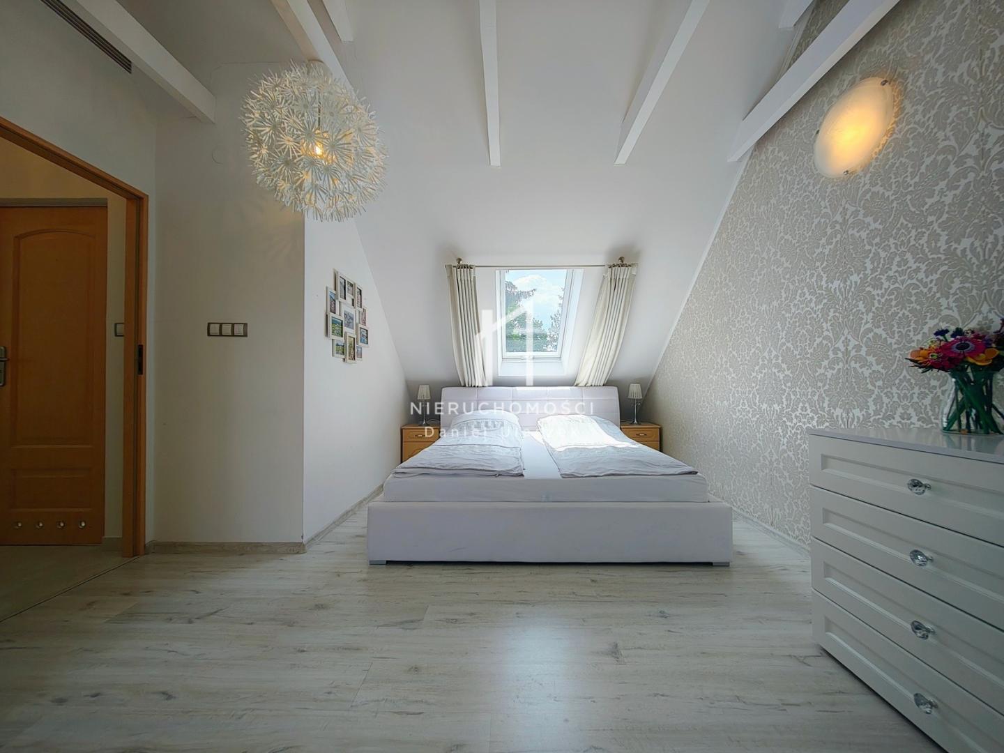 Dom z bajecznym ogrodem, Jasło, ul. Konopnickiej, 19,7m2