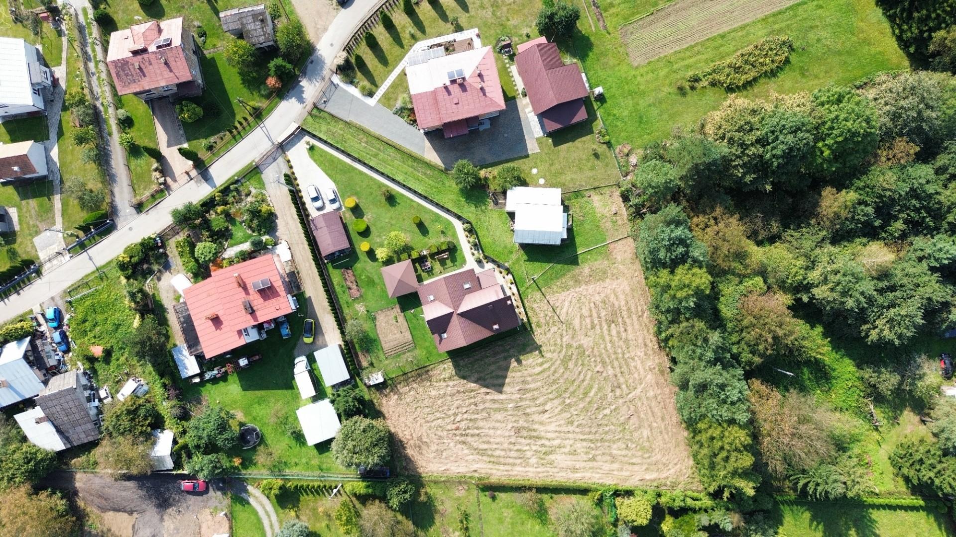 Działka budowlana 20ar wraz z budynkiem gospodarczym i garażem