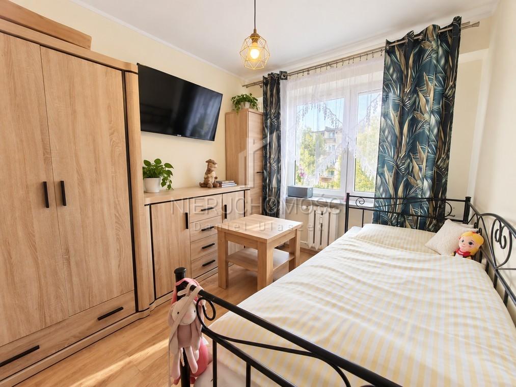 Duże mieszkanie 4-pokojowe, 60m2, II  piętro, Jasło