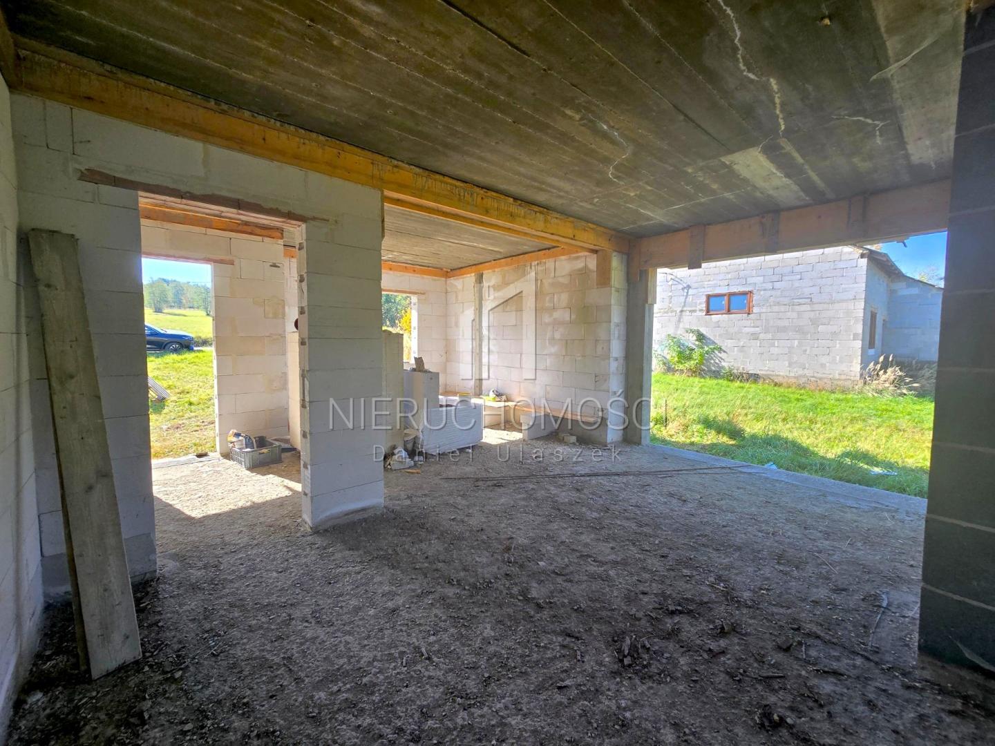 Dom w stanie surowym, Wolica, 26ar