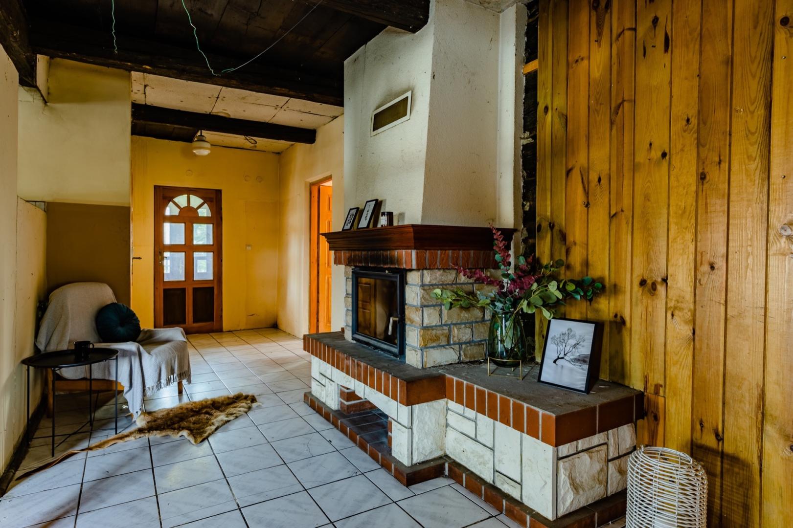 Siedlisko z drewnianym domem w Kobylanach., 97m2.