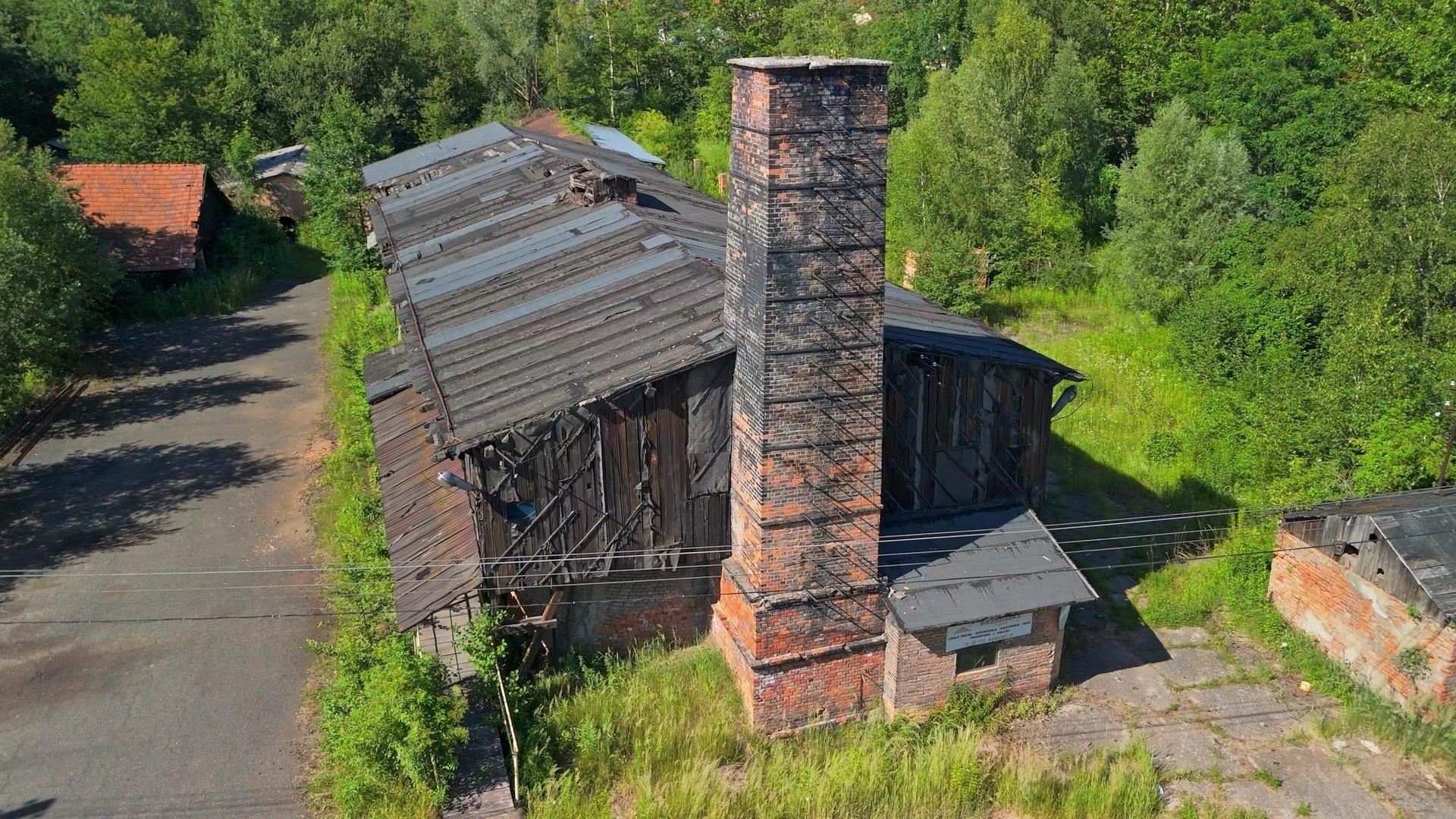 Działka ze starą cegielnią - 5,2 ha - Bieździadka