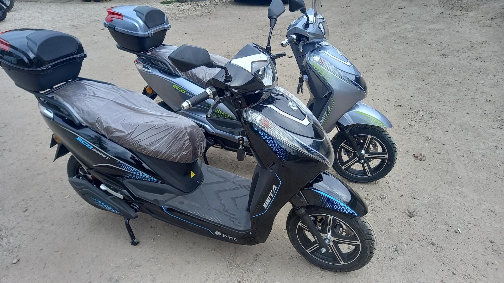 Skuter elektryczny beta