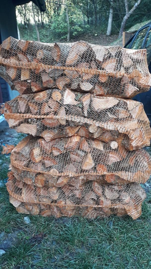 DrewnoDrewno drzewo w worku (śliwa) do wędzenia lub na opał