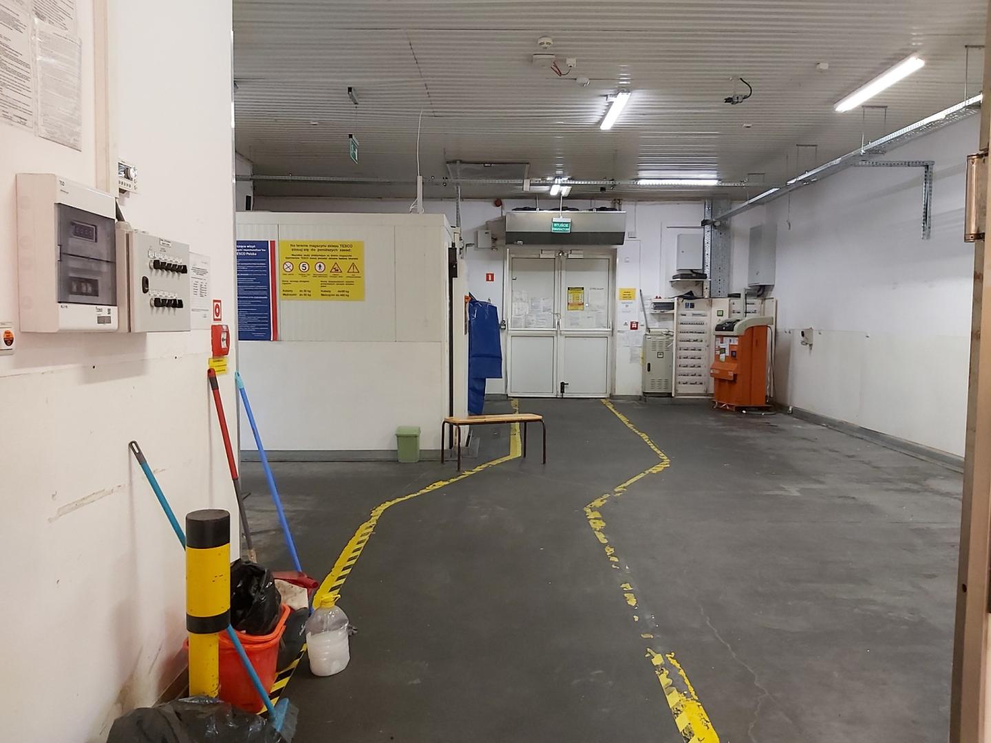 Jedlicze, lokal handlowo-usługowo-magazynowy na wynajem, ok. 700 m2
