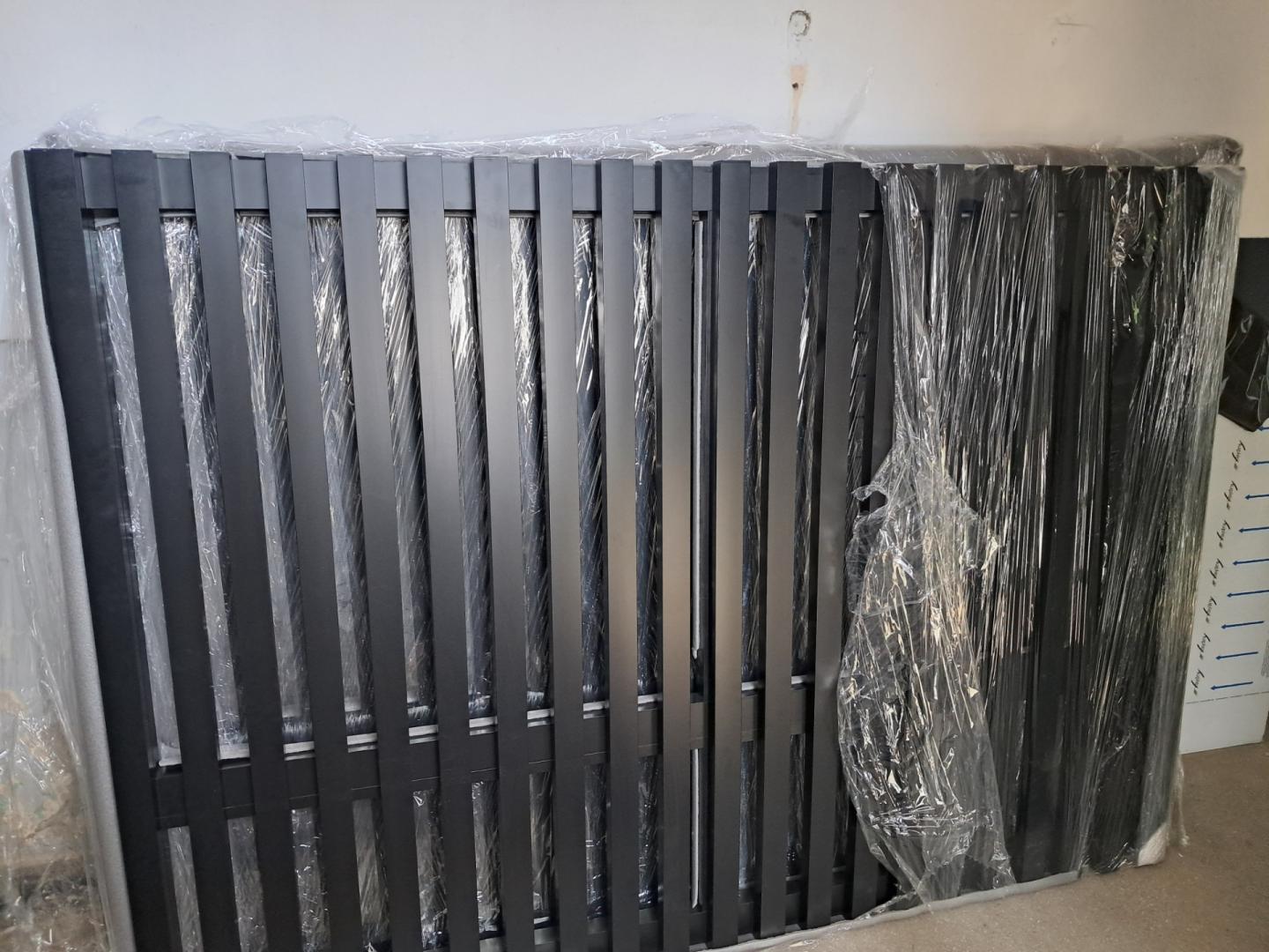 Brama aluminiowa dwuskrzydłowa 4920x1750 i 2x furtka 1015x1680
