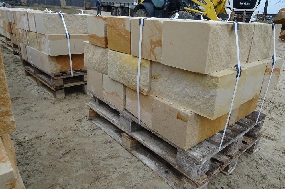 Kamień murowy 10x20x40 20x20x40 cięto łupany z piaskowca polskiego