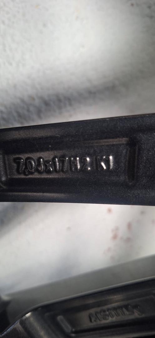 Felgi z oponami 17 5x114,3