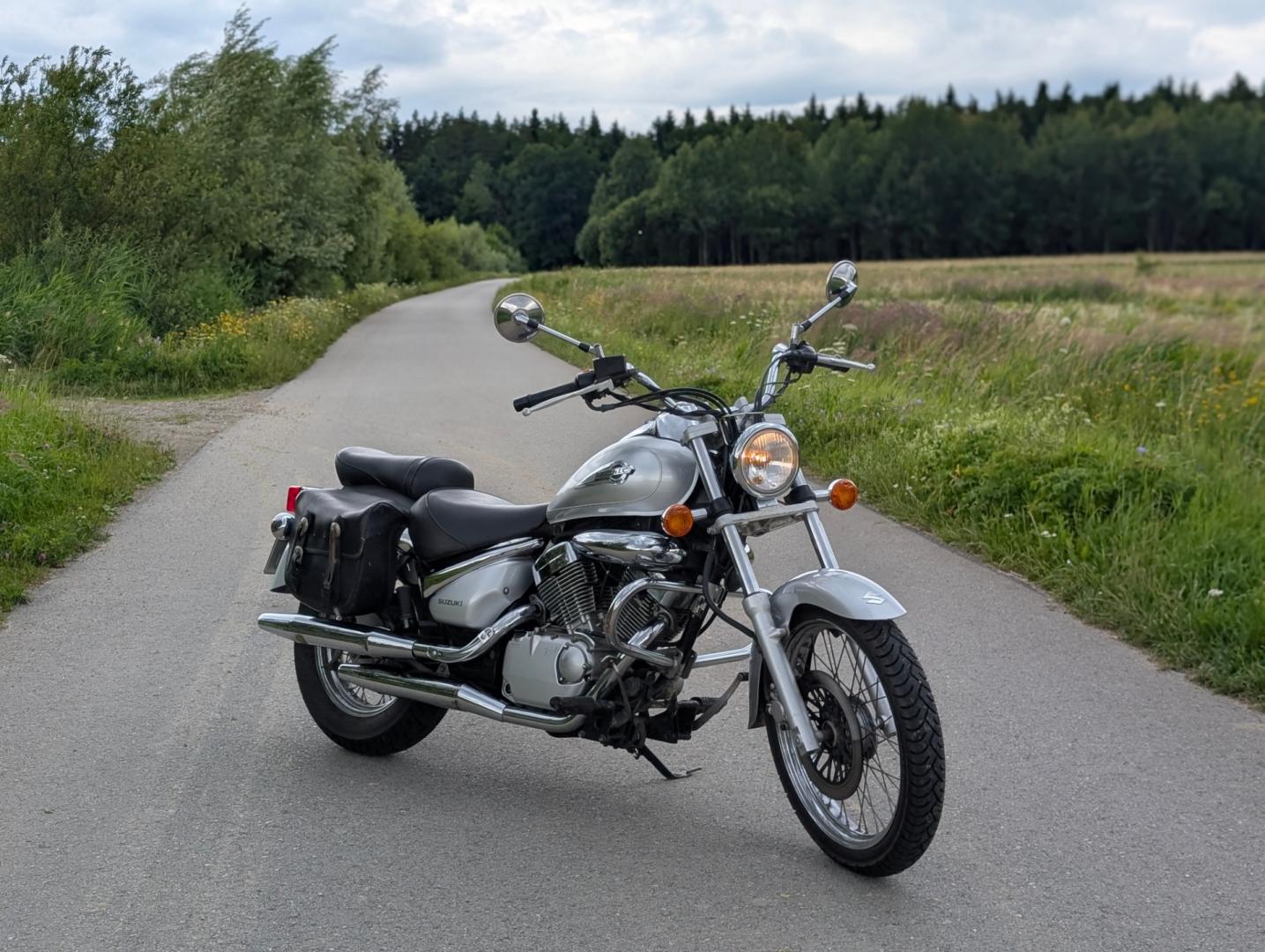 Motocykl Suzuki Intruder VL125
