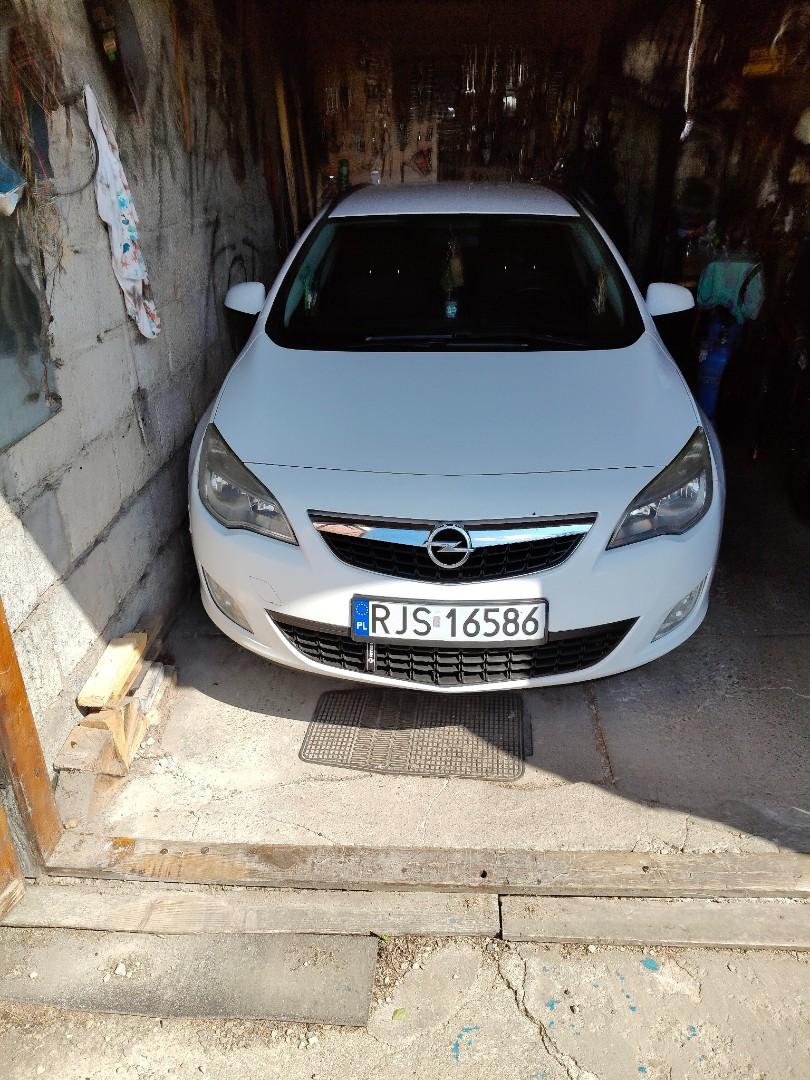 Sprzedam Opel Astra 1.7 Cdti