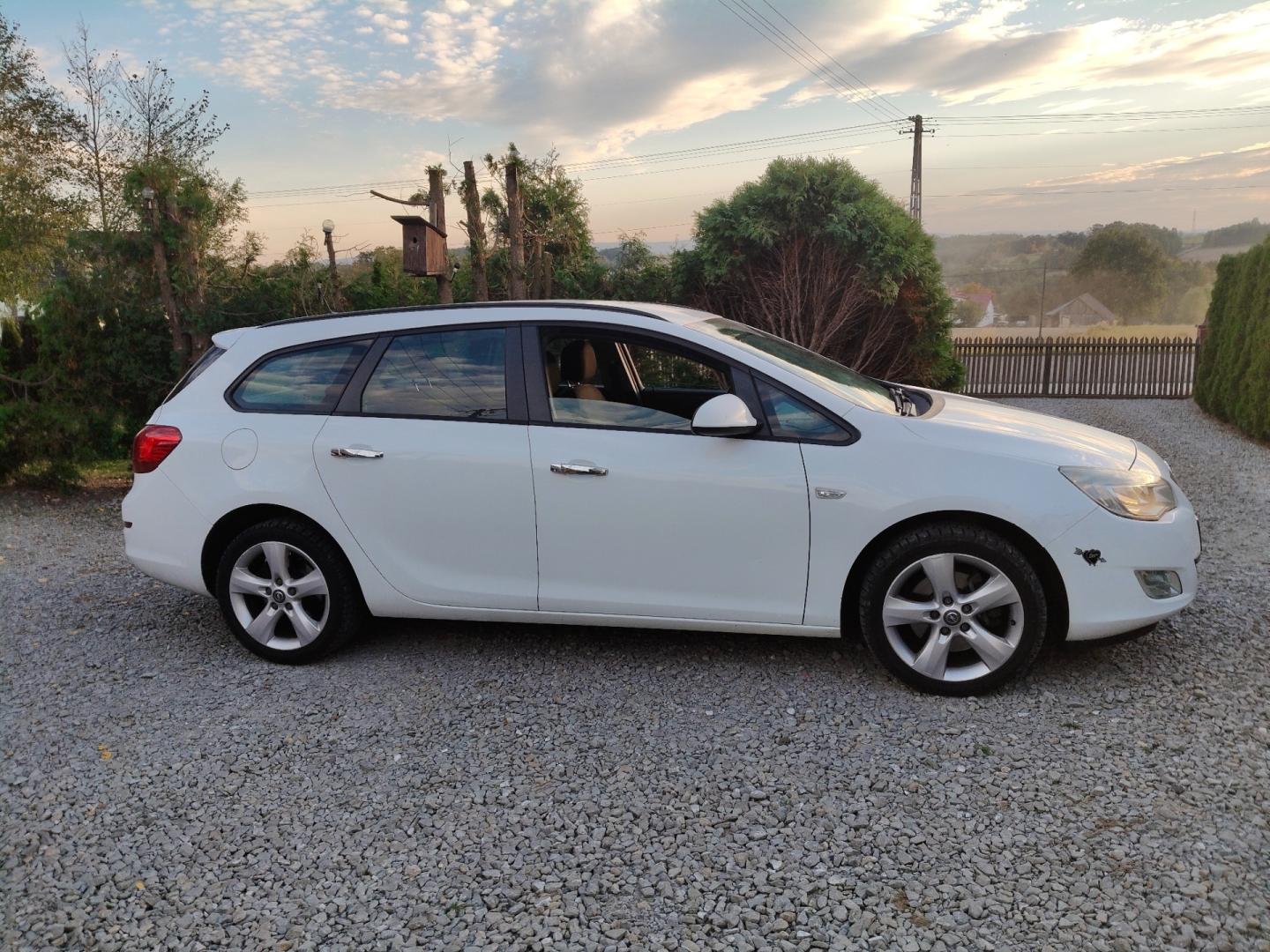 Sprzedam Opel Astra 1.7 Cdti