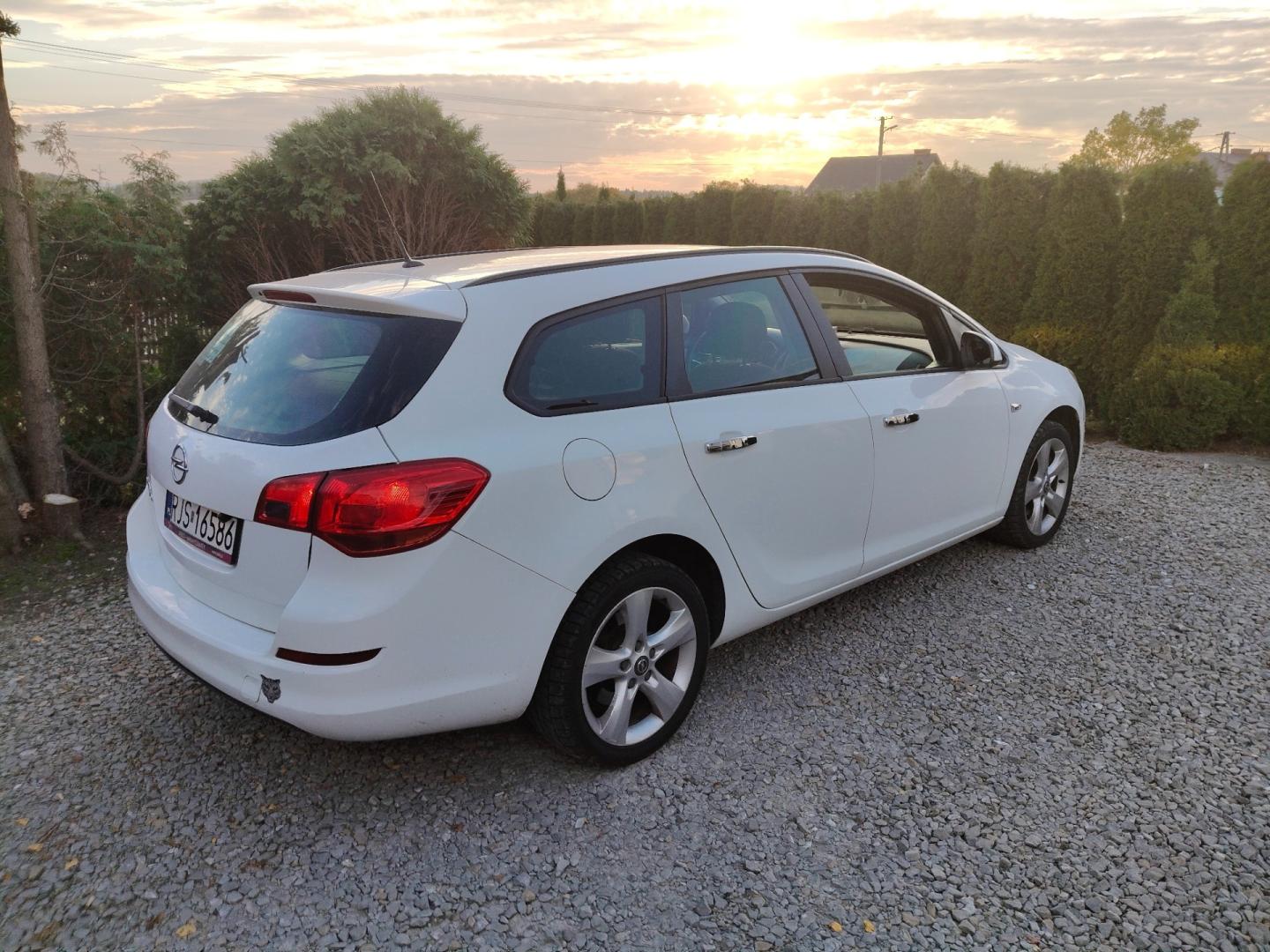 Sprzedam Opel Astra 1.7 Cdti