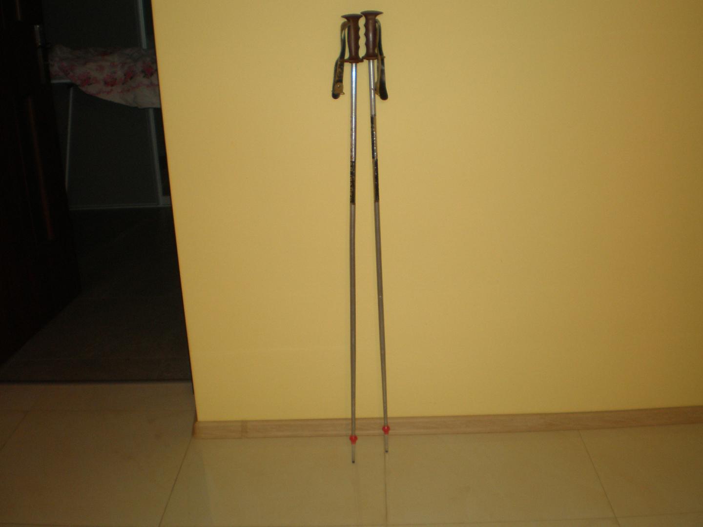 Sprzedam kijki narciarskie 125 cm., używane, stan dobry, cena 20 zł.