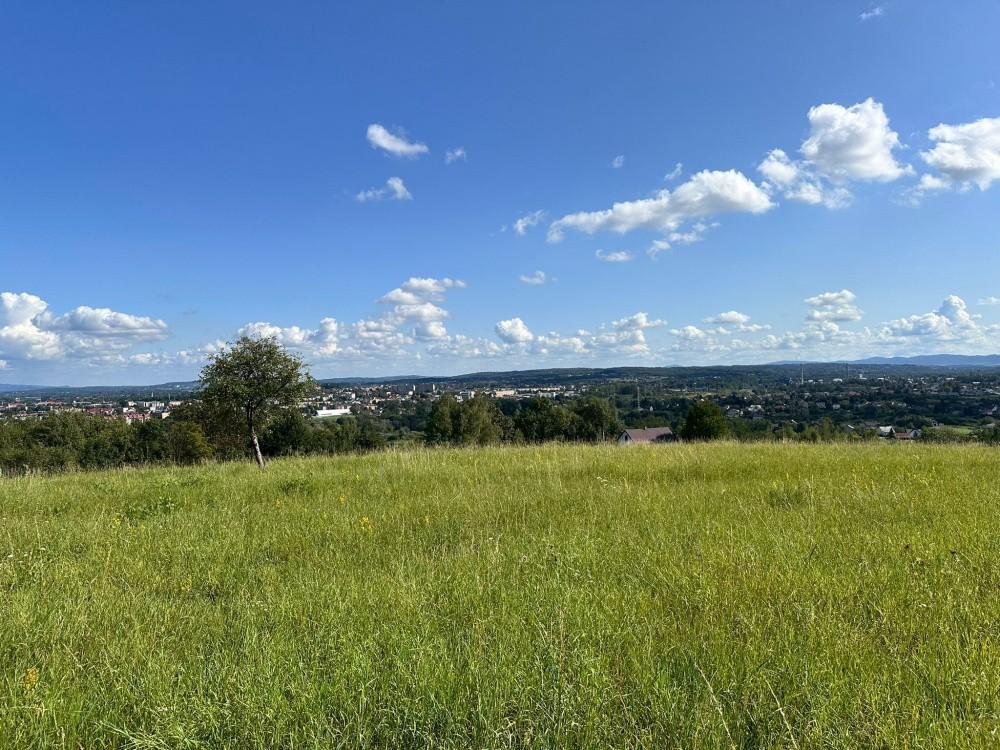 Działka budowlana z przepięknym widokiem w Jareniówce