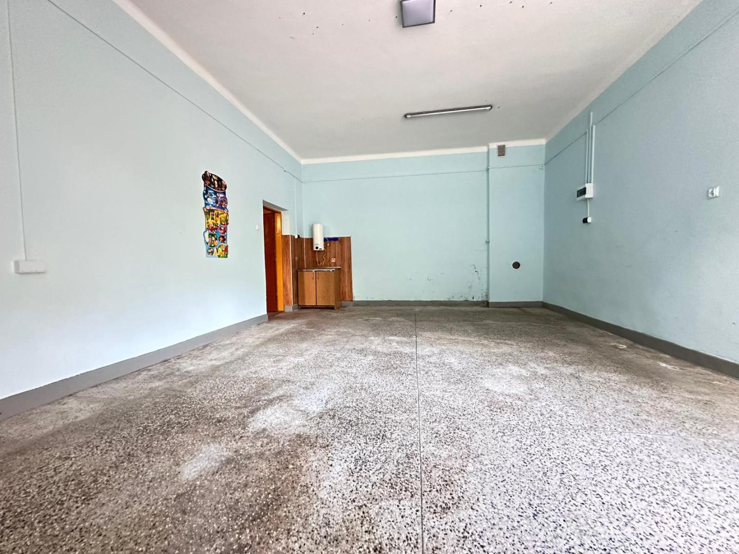 Lokal na wynajem w Niewodnej