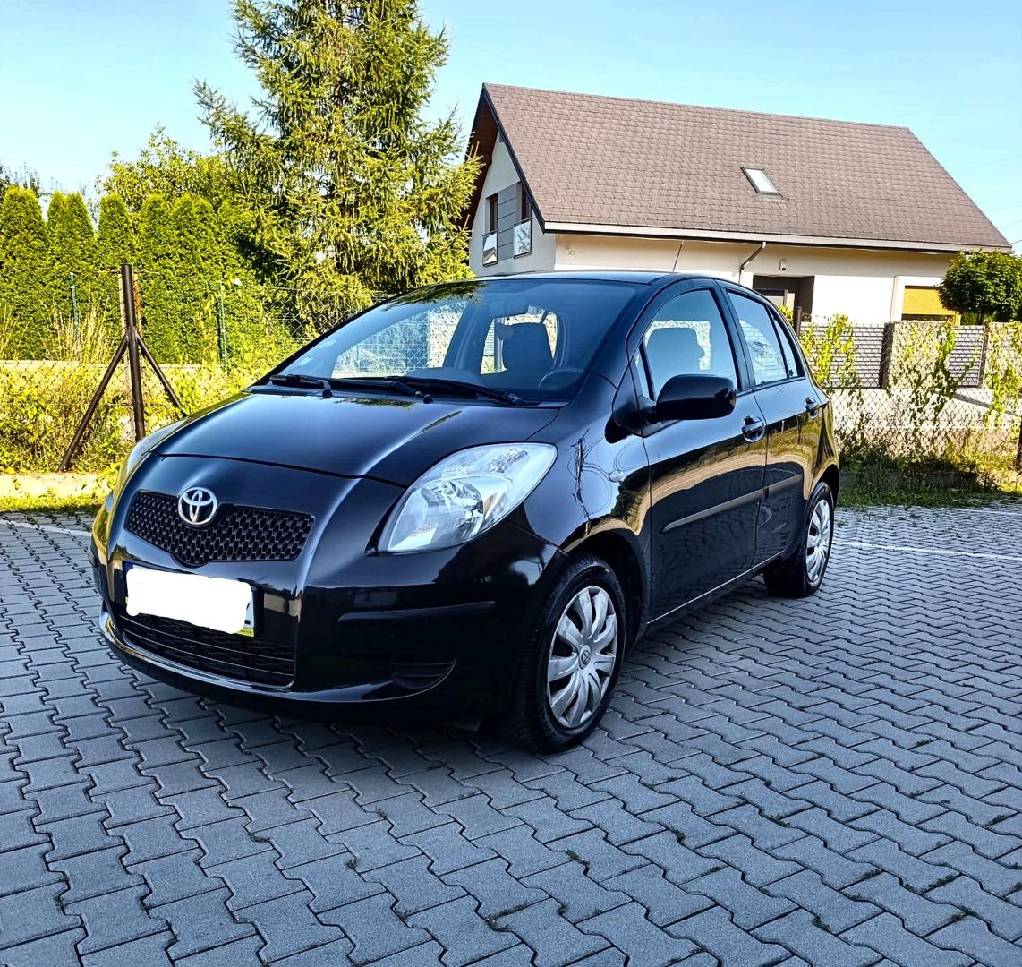 Yaris II /Automat /1.3 Benzyna/Niski przebieg 136 tys km / Bez