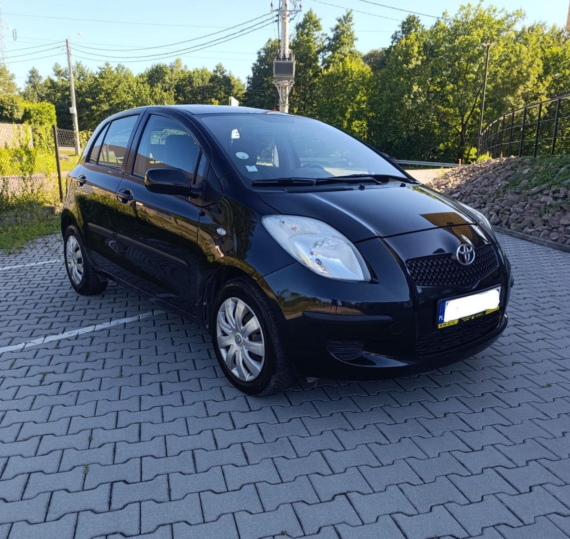 Yaris II /Automat /1.3 Benzyna/Niski przebieg 136 tys km / Bez