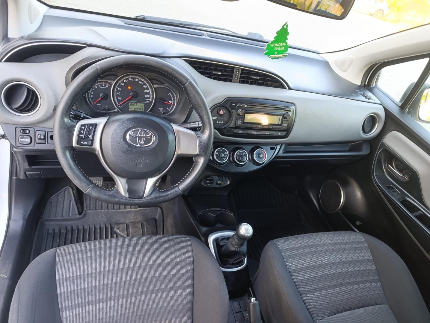 Toyota Yaris III/ 2016 rok/Polski Salon/1.0 benzyna /147 tys km przebi