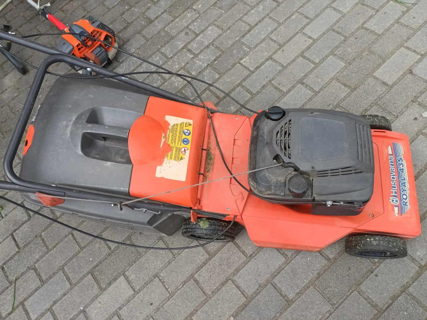 Solidna kosiarka HUSQVARNA  lekka