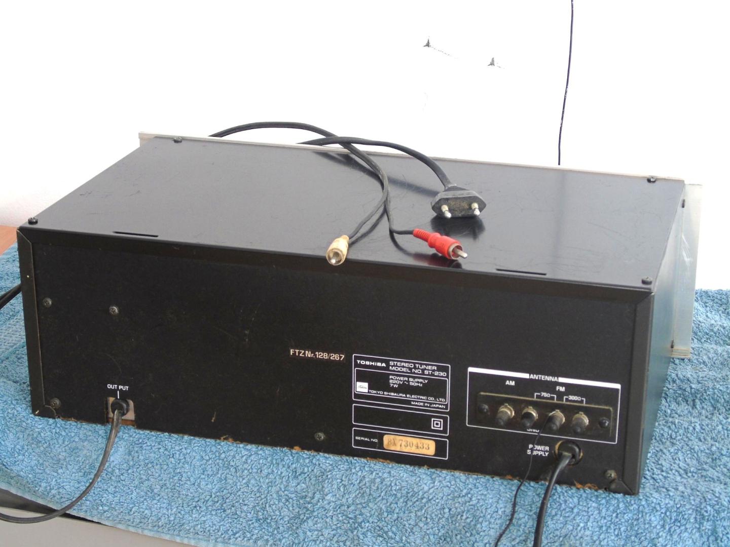 Tuner radiowy Toshiba ST-230 sprawny Vintage. WYSYŁKA.