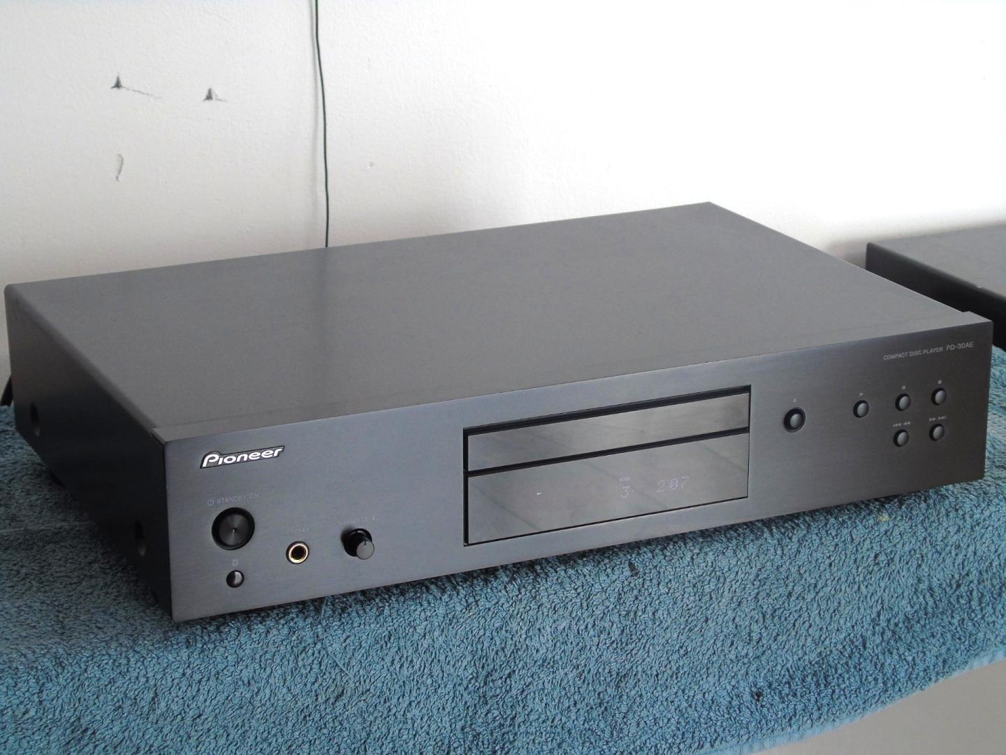 świetny cd pioneer dp-30ae sprawny i ładny. wysyłka.
