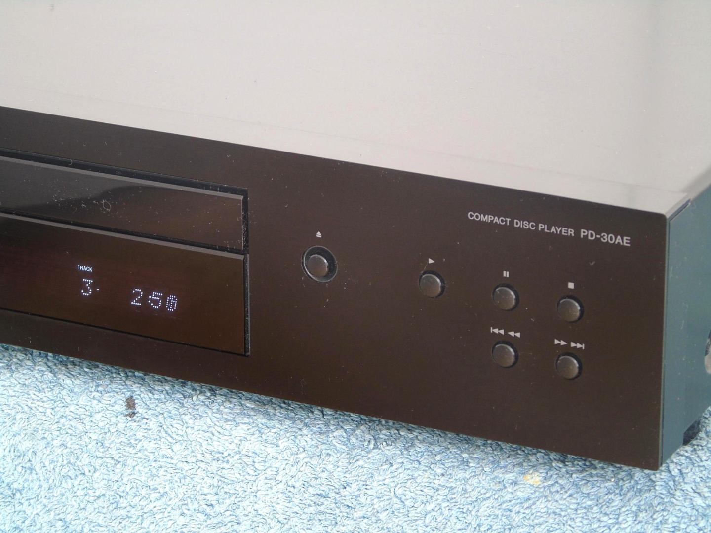 świetny cd pioneer dp-30ae sprawny i ładny. wysyłka.
