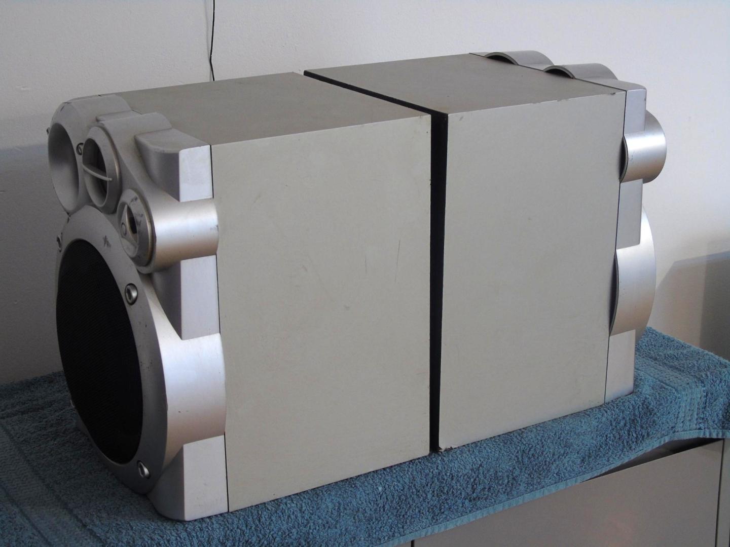 Kolumny Universum sprawne 2x 160 wat . DOSTAWA