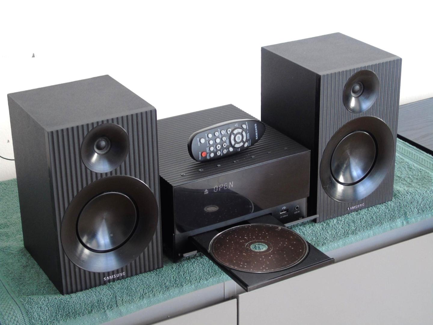 wieża samsung pilot usb mp-3 bt cd rds aux kol. dostawa
