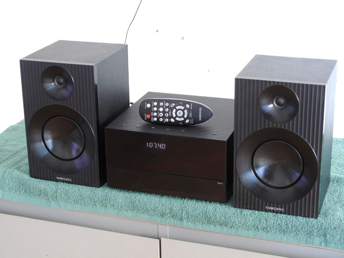 wieża samsung pilot usb mp-3 bt cd rds aux kol. dostawa