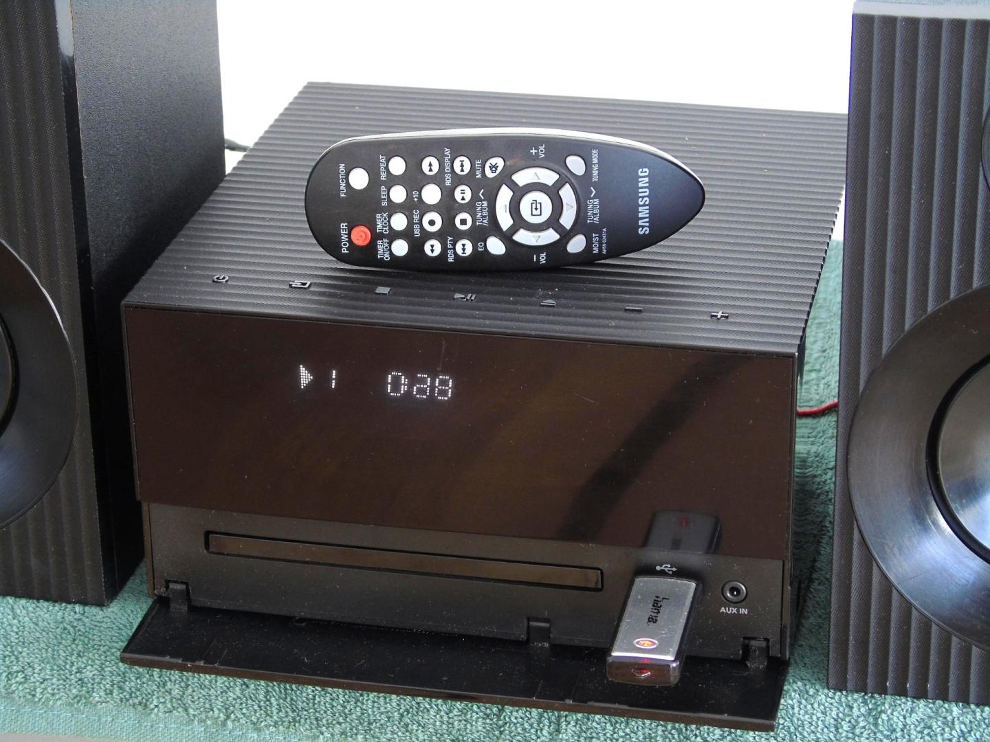 wieża samsung pilot usb mp-3 bt cd rds aux kol. dostawa