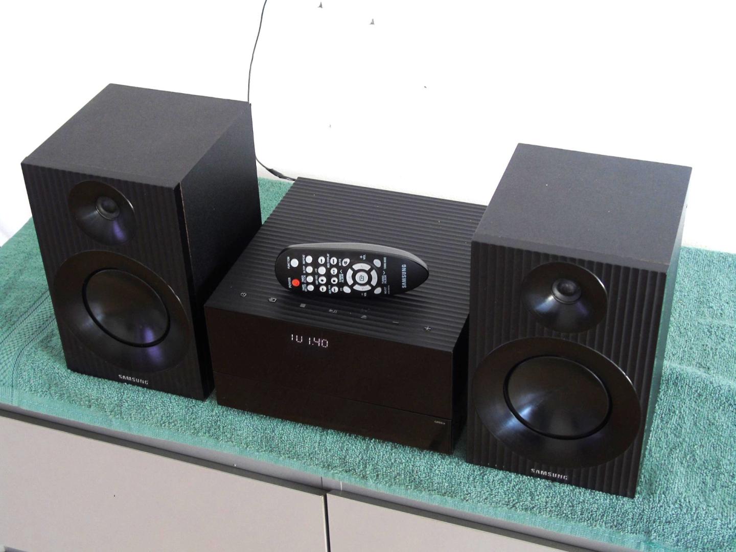 wieża samsung pilot usb mp-3 bt cd rds aux kol. dostawa