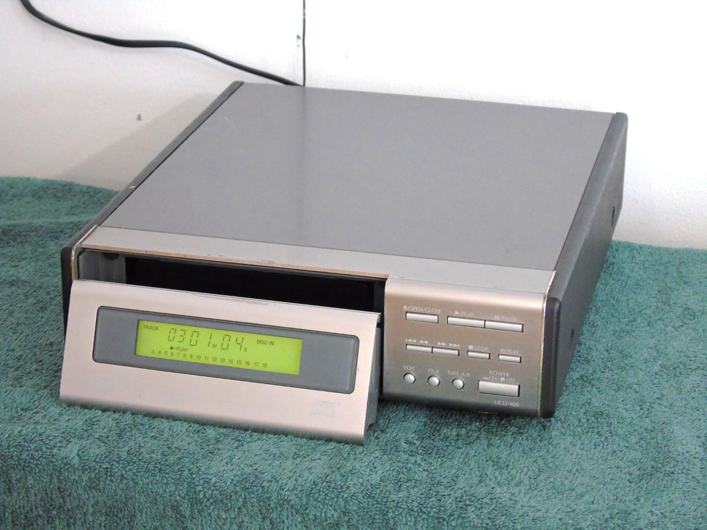 odtwarzacz płyt cd denon ucd-100 działa. wysyłka