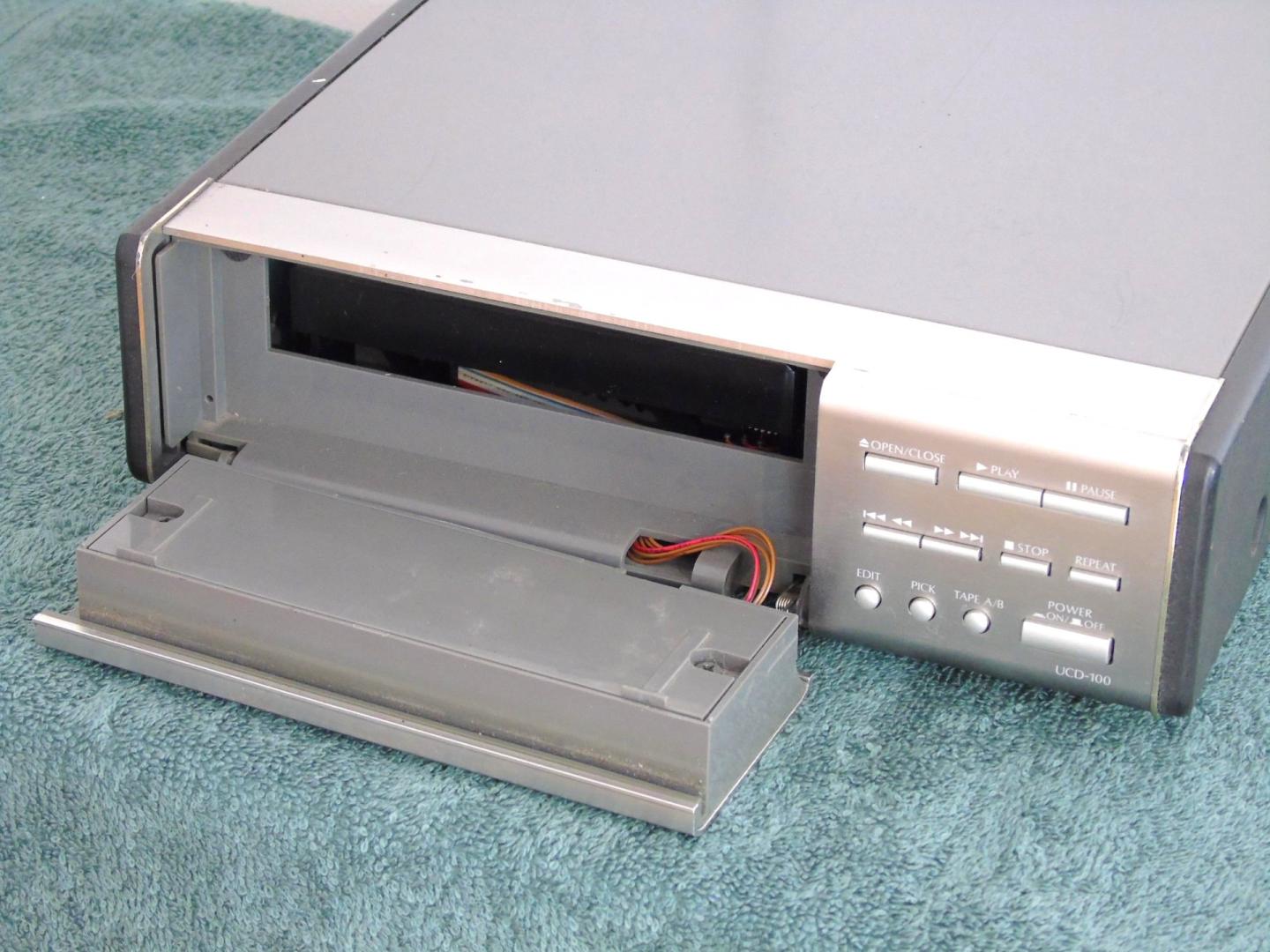 odtwarzacz płyt cd denon ucd-100 działa. wysyłka