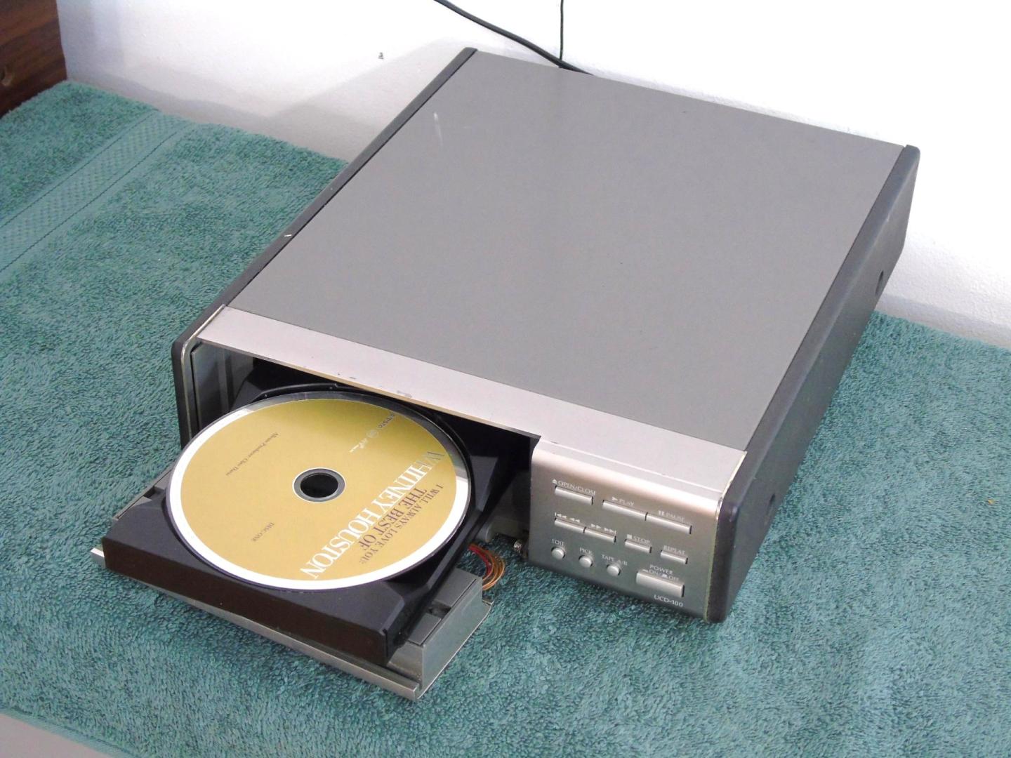 odtwarzacz płyt cd denon ucd-100 działa. wysyłka